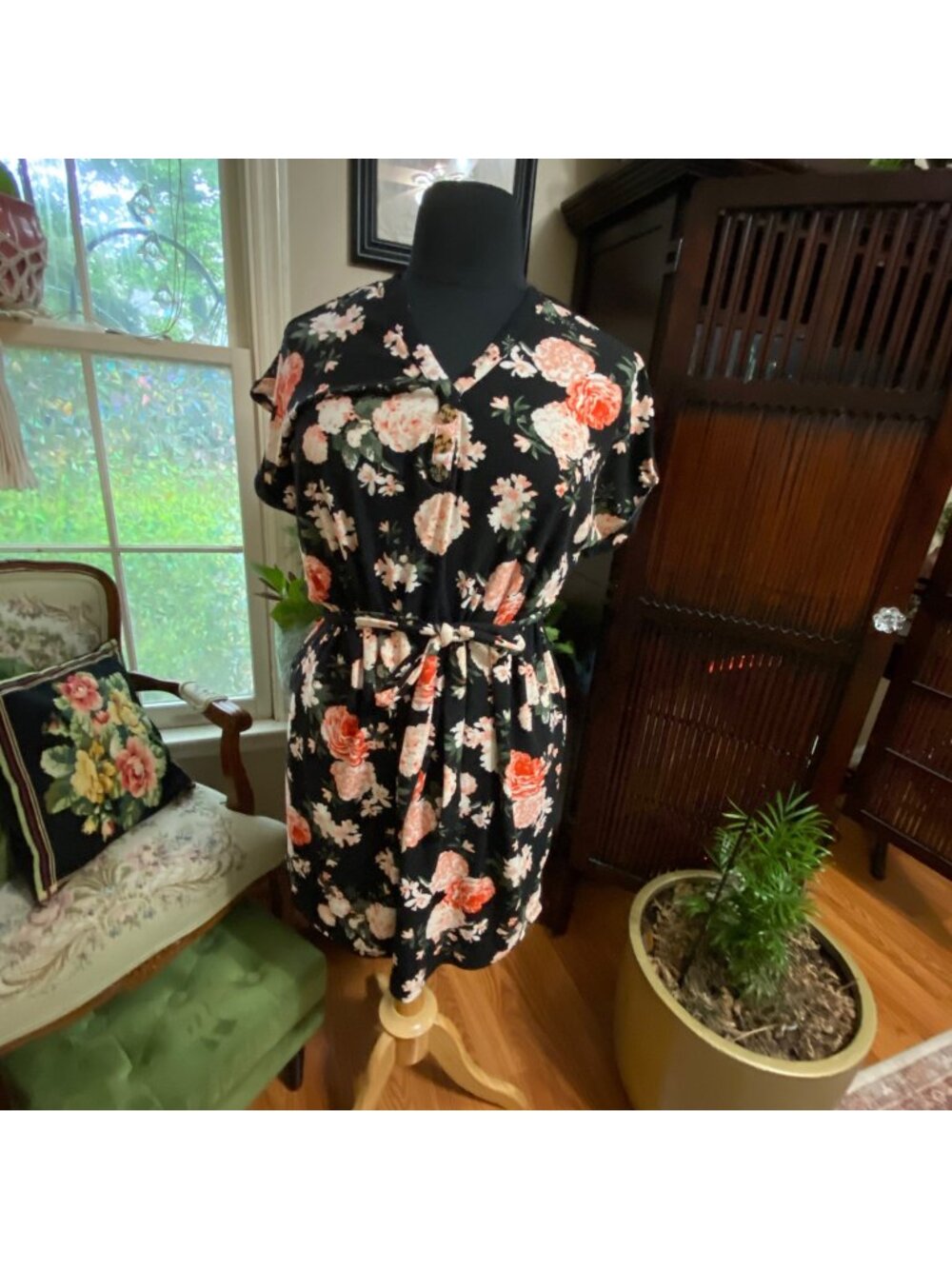 Women's Size 3X Tee Shirt Dress Black Floral Button Front Tie Belt Lace Inset